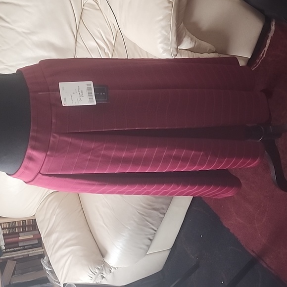 Ashley Blue Burgundy skirt - Picture 1 of 1